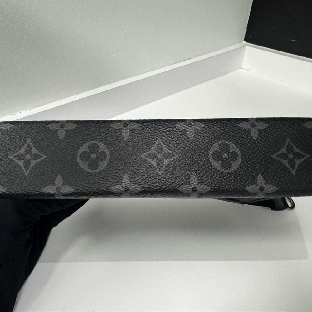 Louis Vuitton crossbody bag - Picture 4 of 10